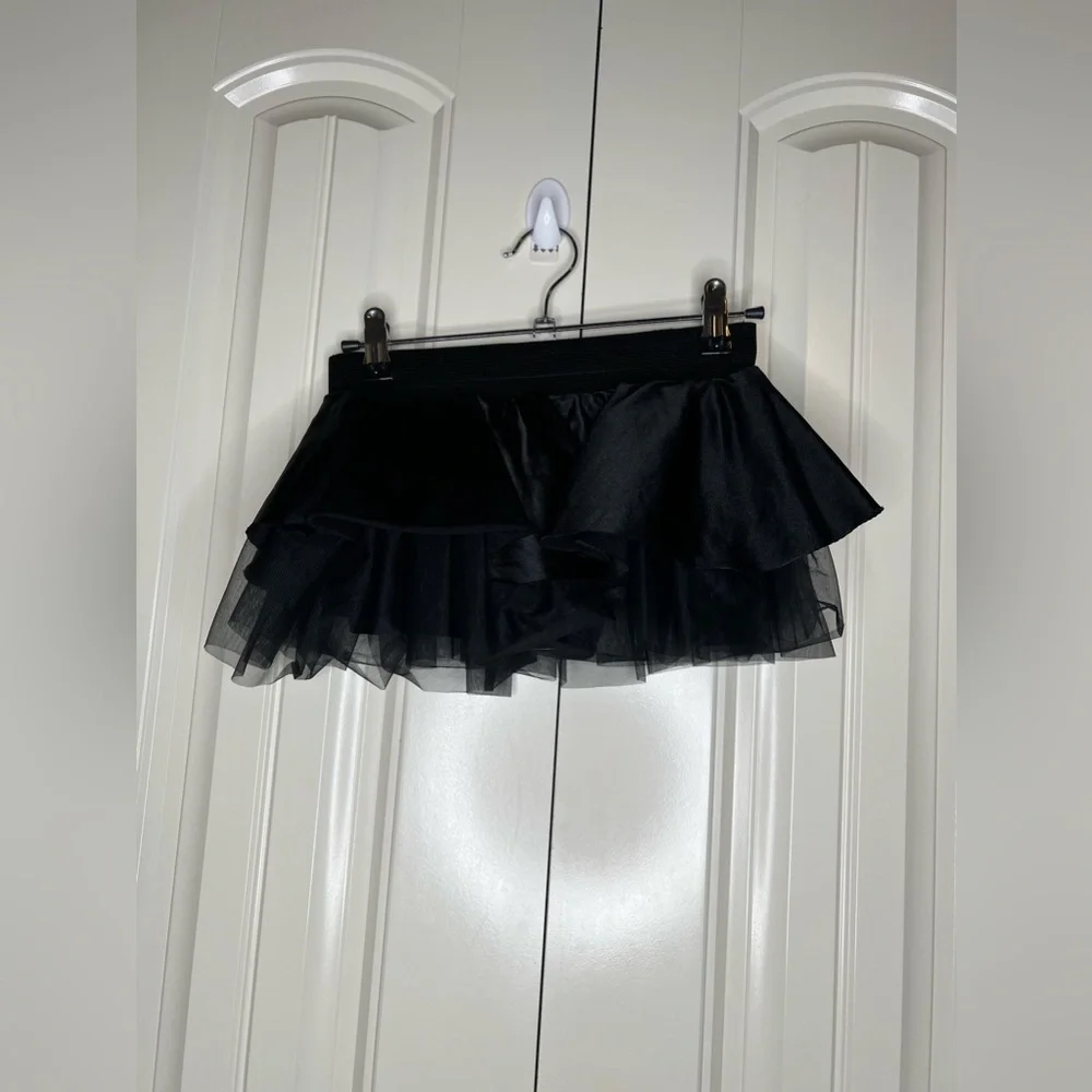 Weissman Balera Stretch Tiered TuTu Dance Skirt with Shorts Size Medium Child